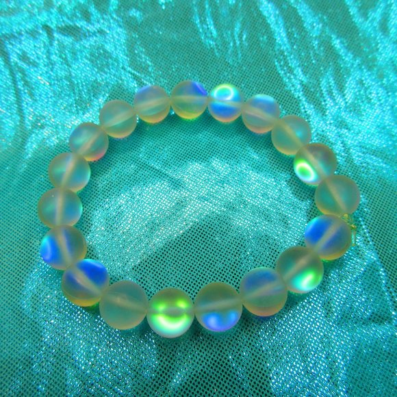 White Frosted Aura 10mm Round 7" Glass Stretchy Bracelet - Picture 2 of 3
